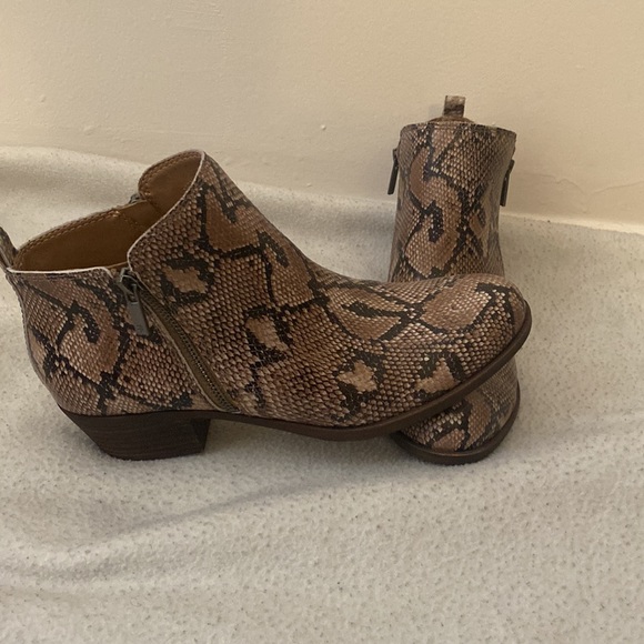 Snake Skin Lucky Brand Boots!! - Picture 2 of 6